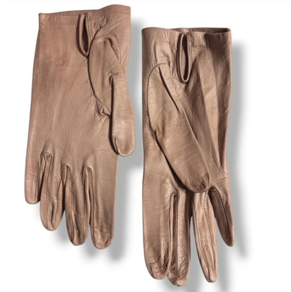 VINTAGE Tan Calfskin Wrist Length Gloves Size 6 1/2 VINTAGE